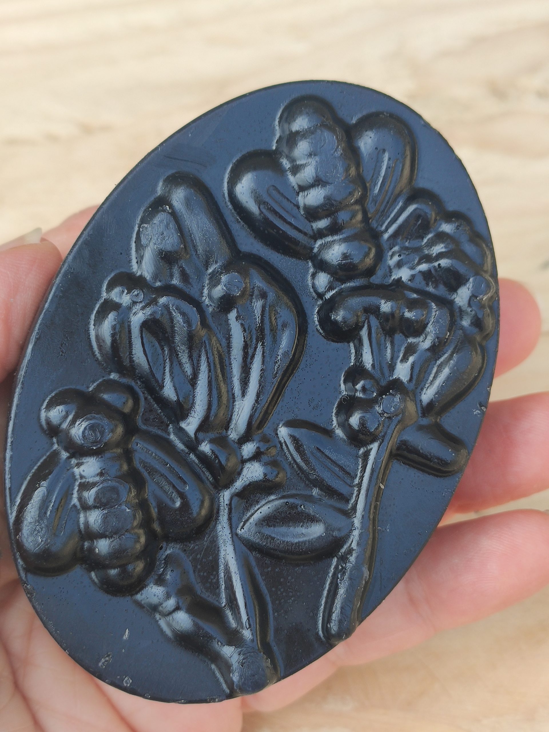 Jabón de Glicerina con Carbón Activado y Miel - Imagen 2